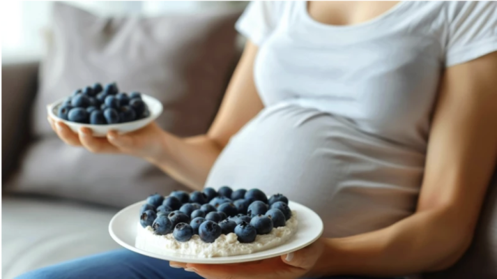 Bà bầu ăn việt quất được không ?